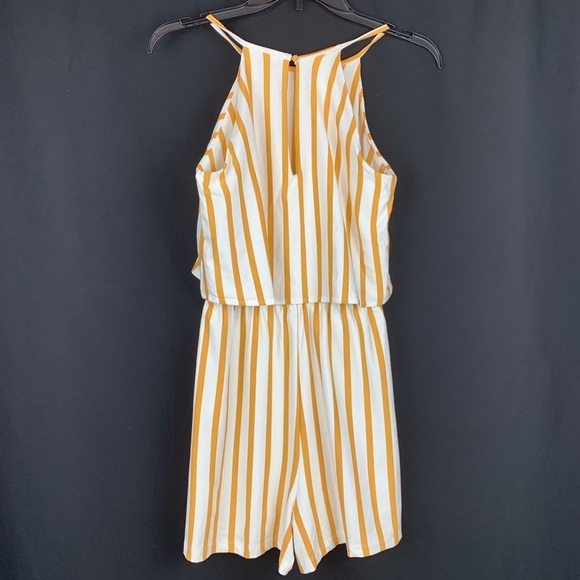 🌹NWT. Bershka Short Halter Neck Jumpsuit. Size S. - Picture 4 of 8